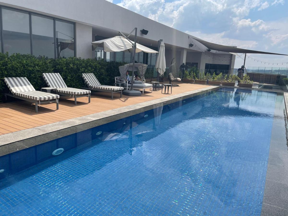 Menlyn Maine Trilogy Hotel Pretoria Exterior photo